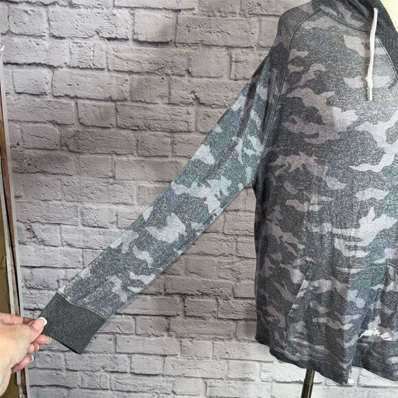 PINK by Victoria's Secret Women's Camo Print Pullover Hoodie Size M - Picture 7 of 9